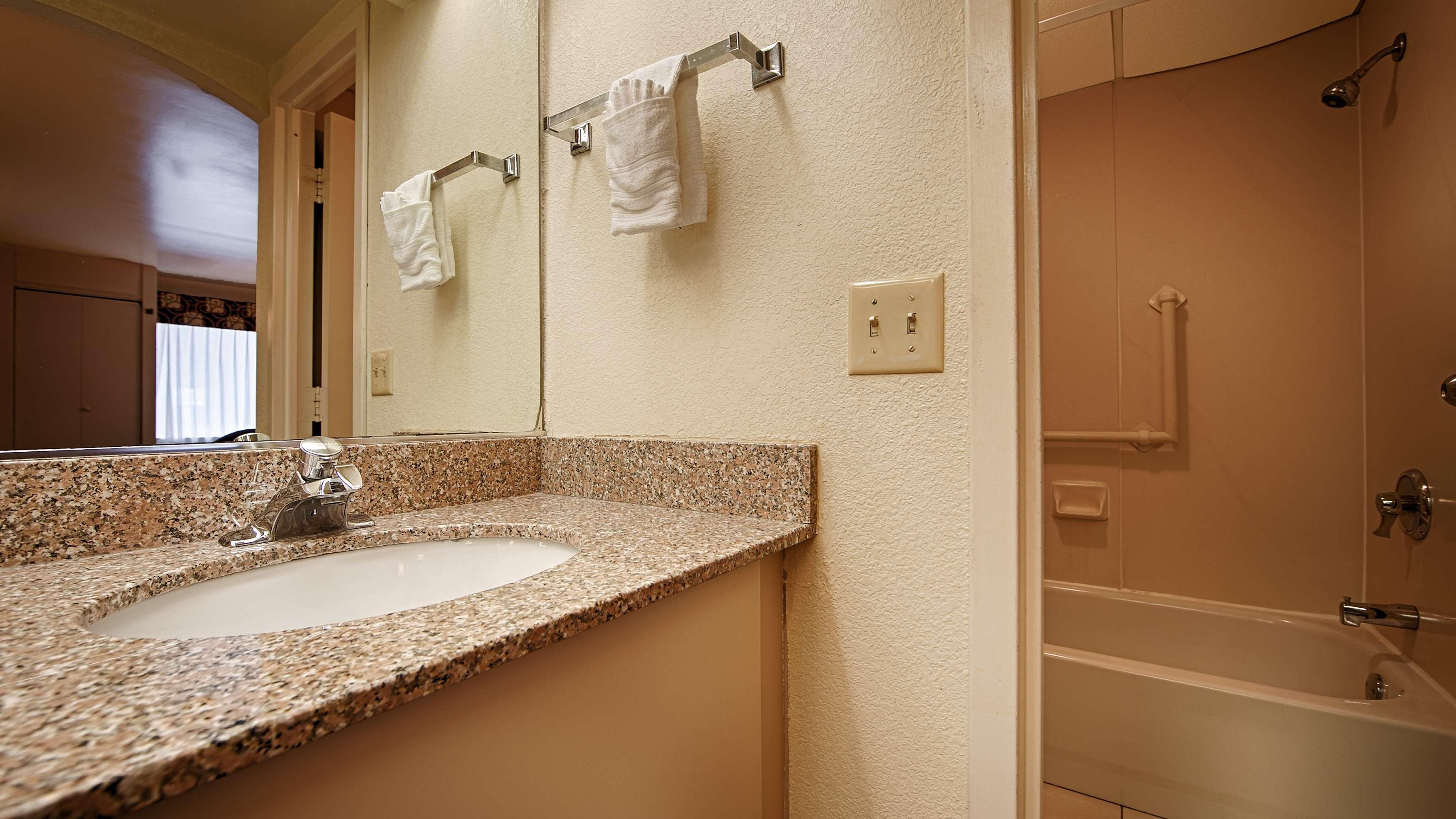 Surestay Hotel By Best Western East Brunswick Zewnętrze zdjęcie